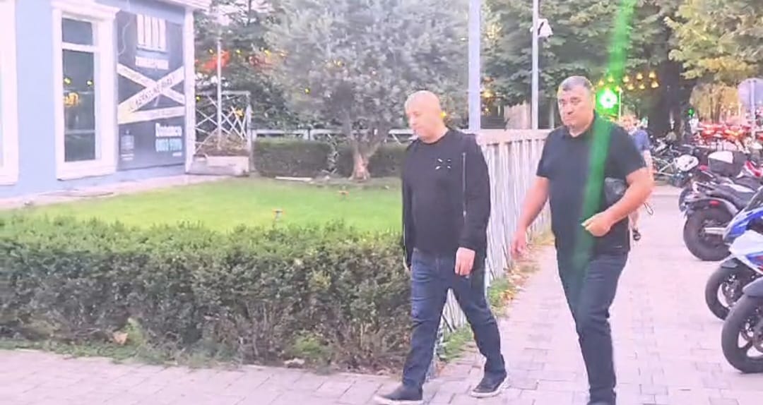 Dorëzohet në polici ish drejtori i Policisë në Lezhë. Akuzat për trafikant dhe lidhjet me Gjokën