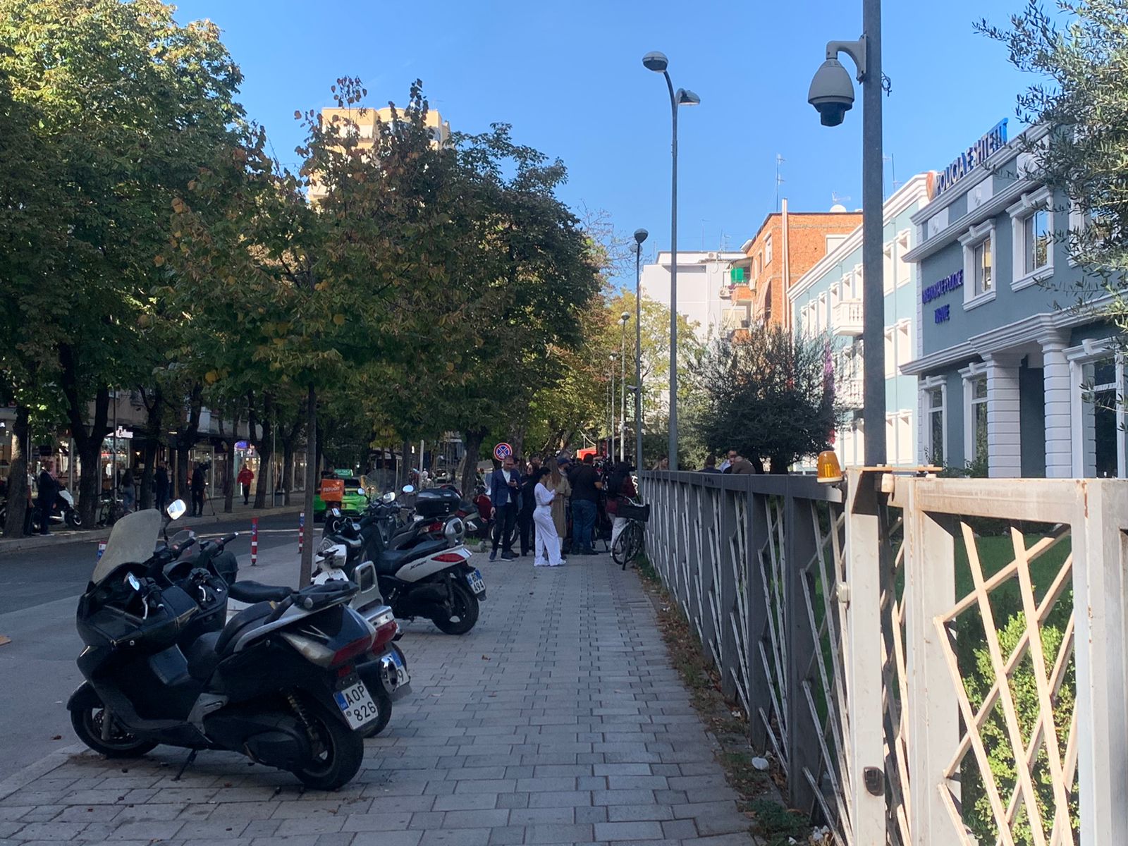 Dy masa të tjera sigurie pas arrestimit të Metës. Avokati takon Metën në polici, 3 akuza