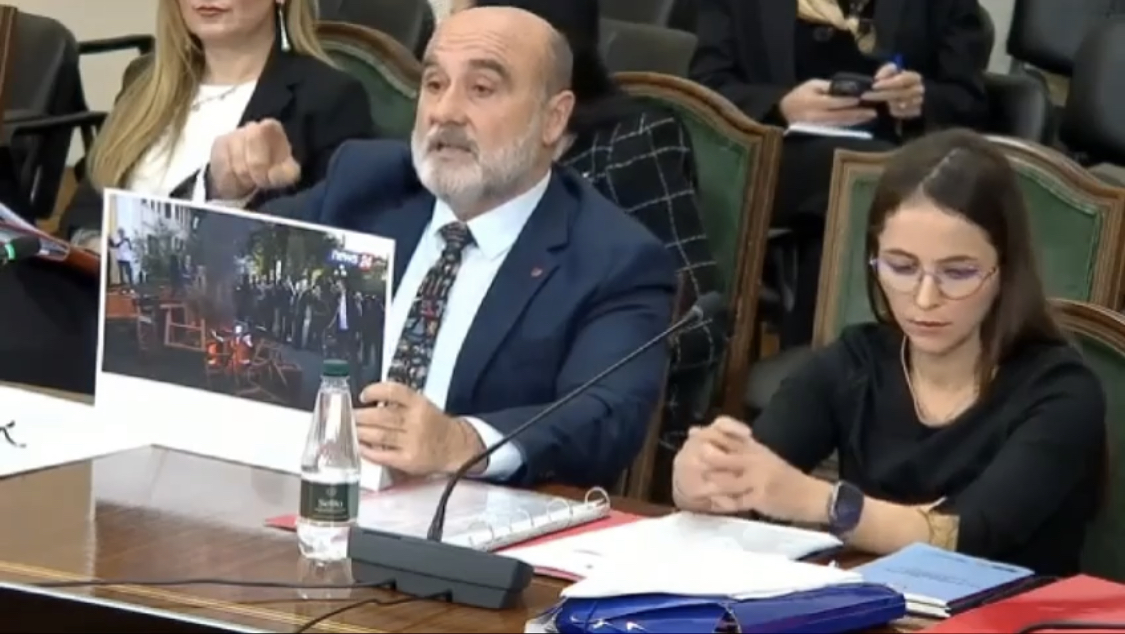 Kurthi me debatin për gjëra të vogla të Sinajt
