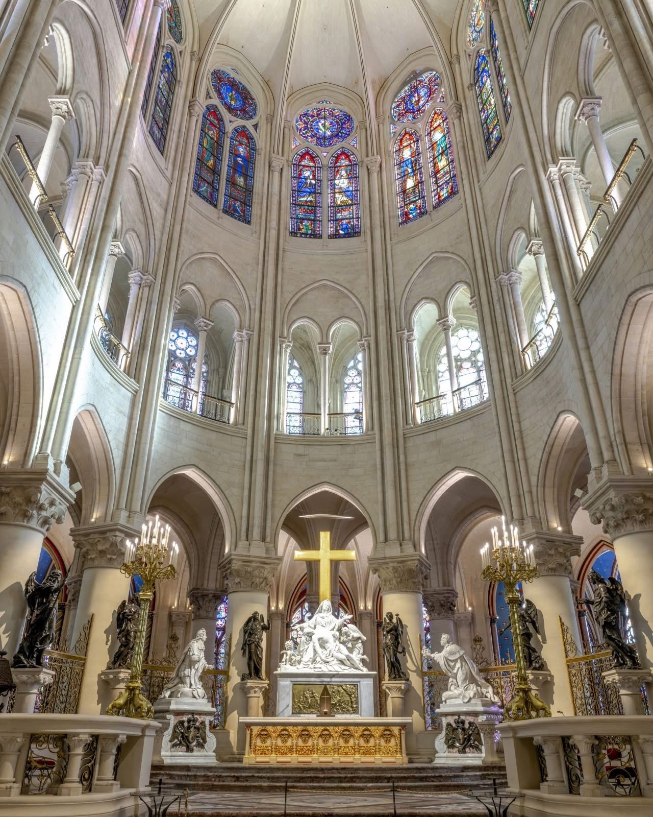 Hapet Notre Dame, rikthehet pamja madhështore në sytë e liderëve të botës