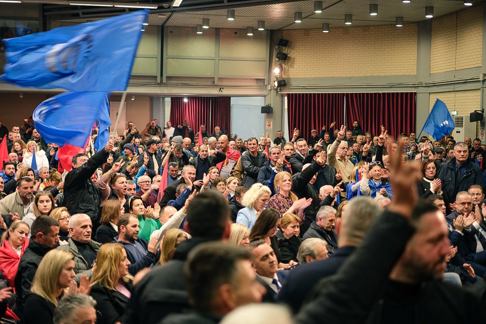 Diaspora zgjedh atdheun, Berisha mitinh të madh në Athinë: Me ju krenohet Shqipëria