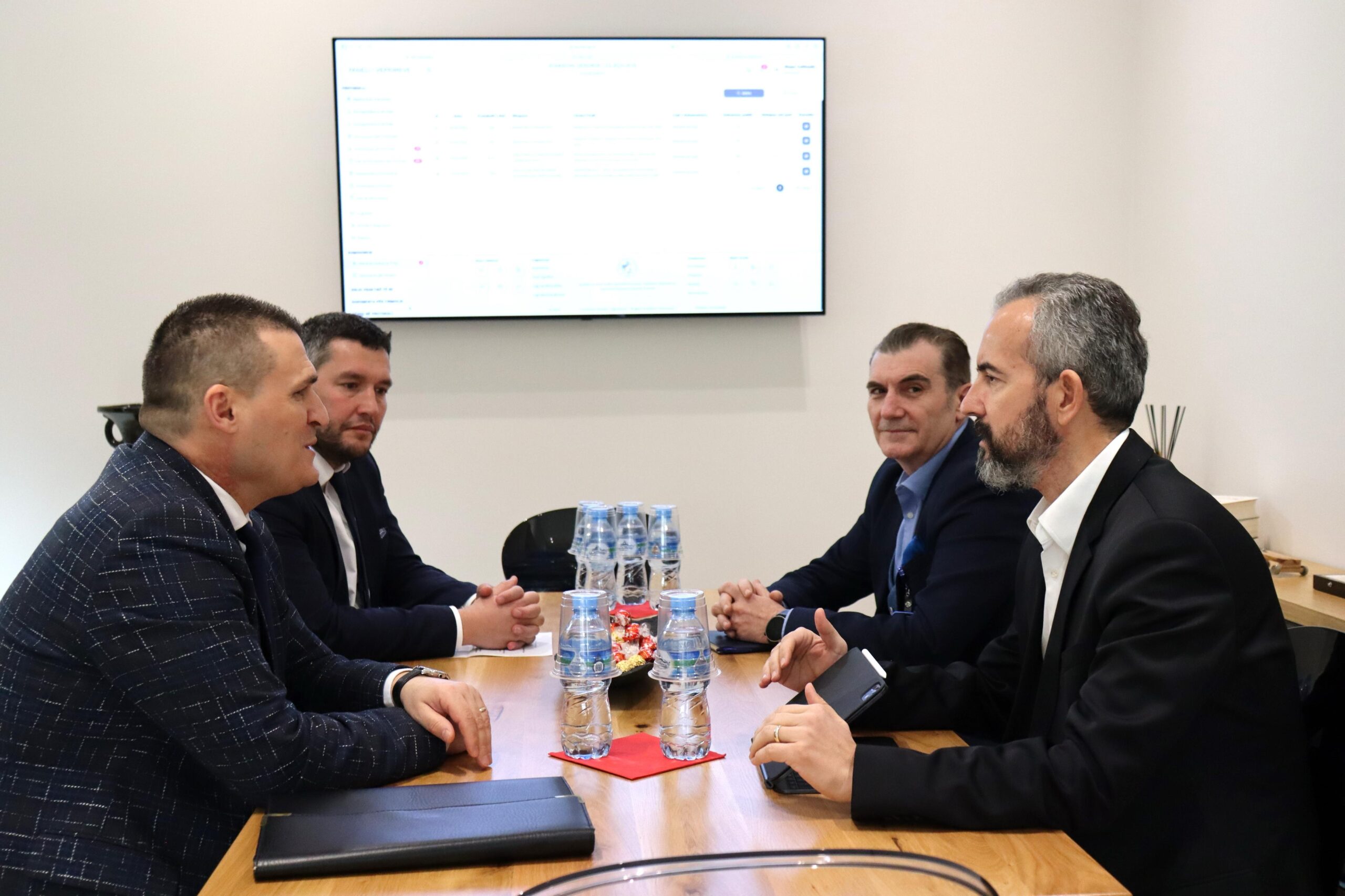 Altin Dumani në KQZ, takon Celibashin për hetimin zgjedhor