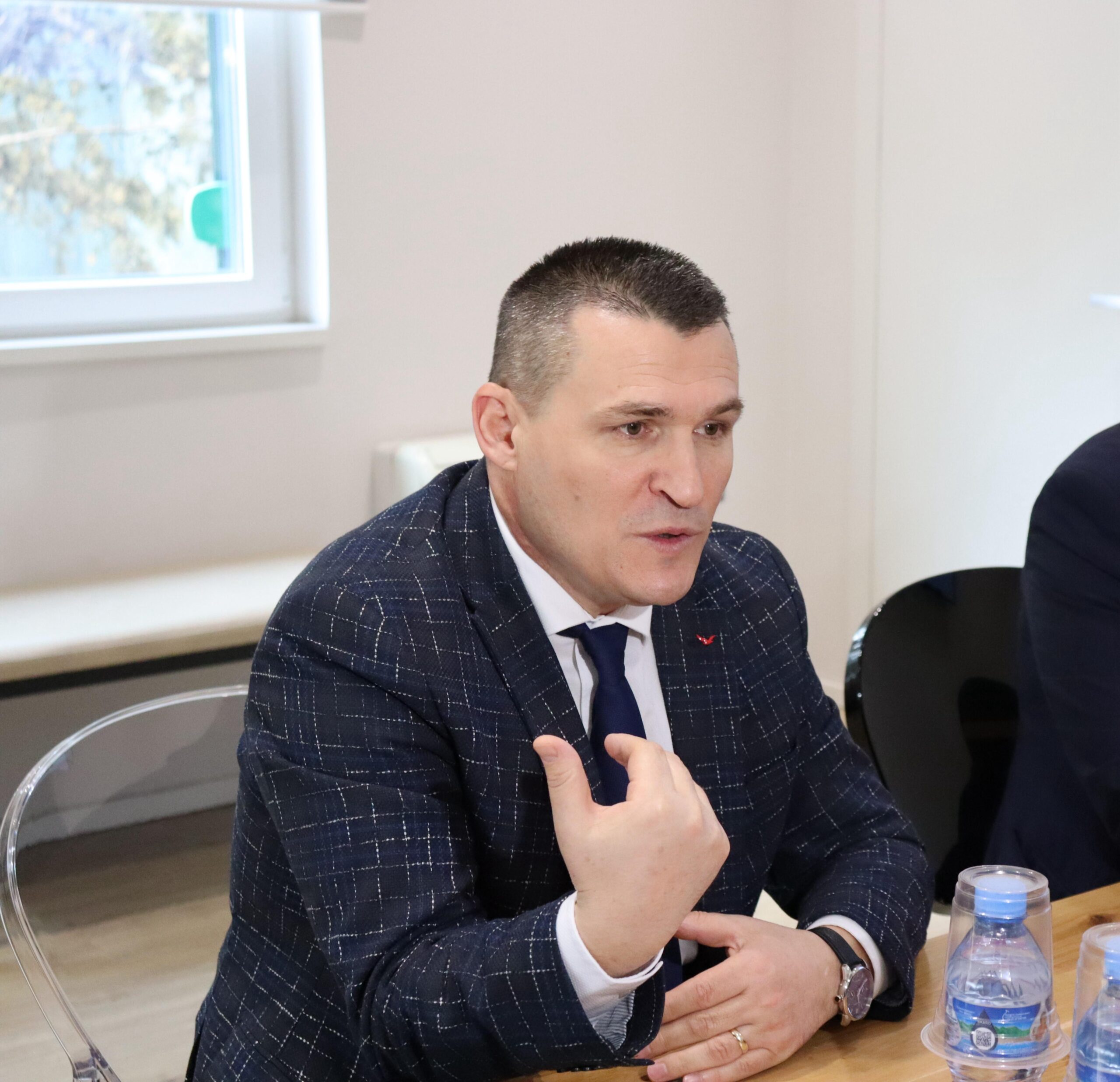 Altin Dumani në KQZ, takon Celibashin për hetimin zgjedhor