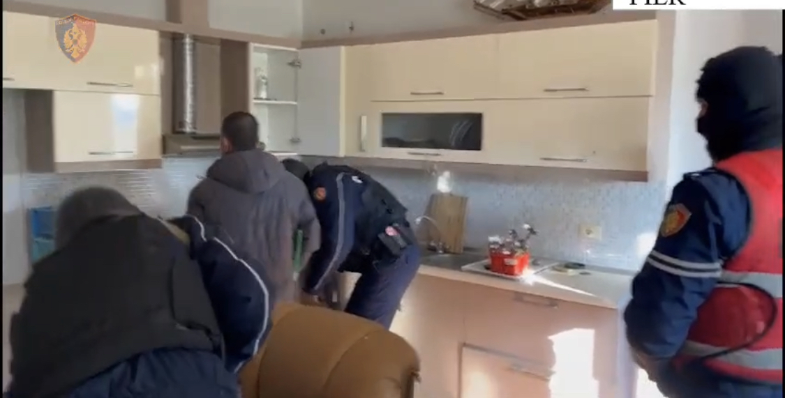 Kërcënoi gjyqtarin, policia në kurriz të Ben Qimes. Çfarë i gjeti në shtëpi e kopshte