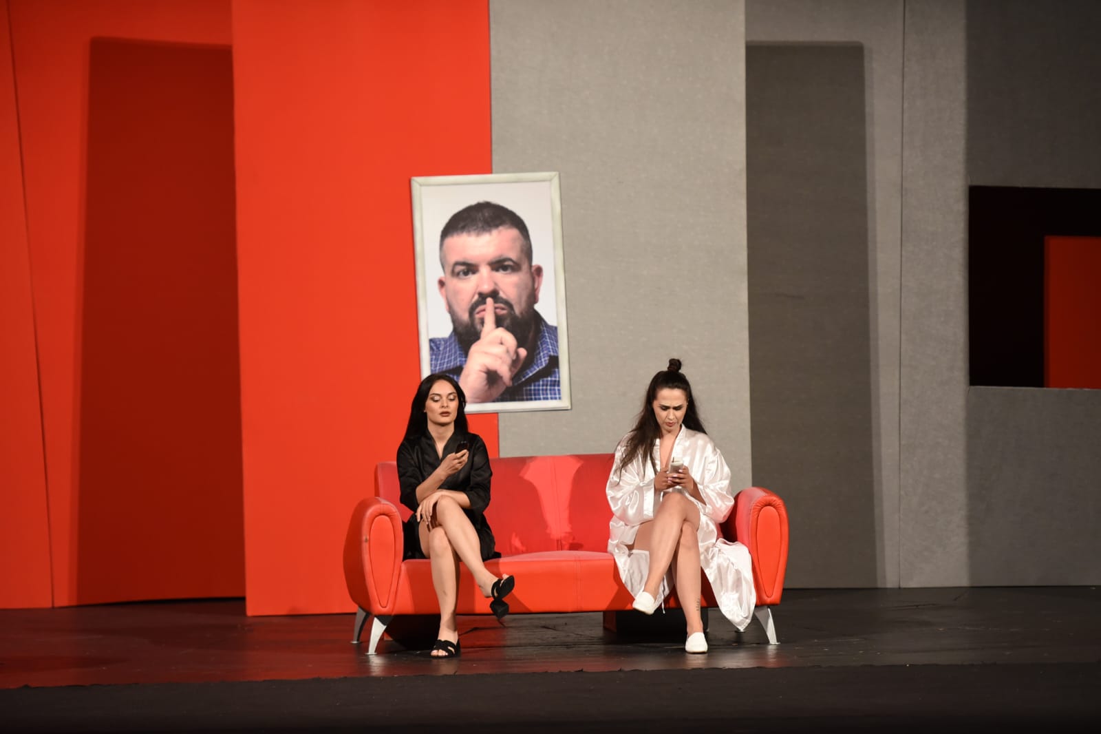 “Gruaja e burrit tim”, në dy netë në Elbasan, ja edhe tel ku të rezervoni