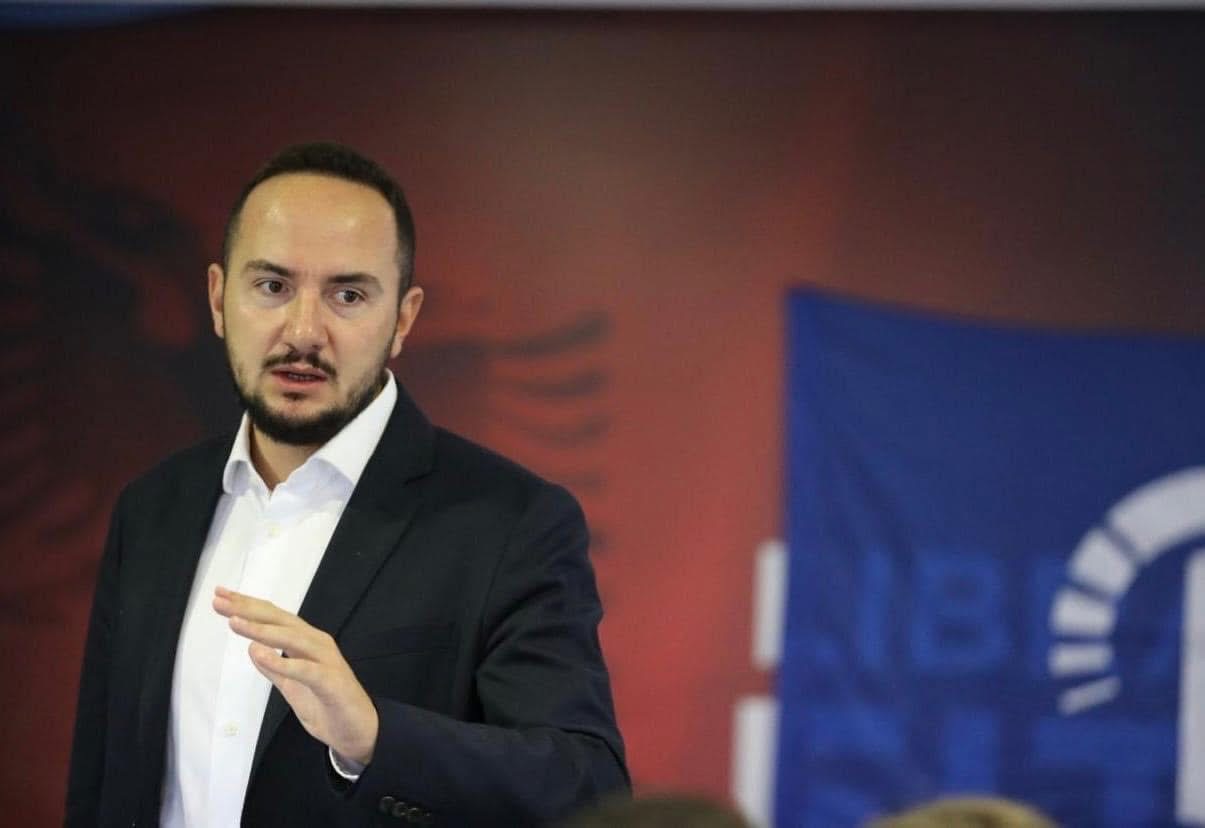 Ervin Salianji: Në çdo përballje e kam mundur Edi Ramën, prandaj më mban në burg