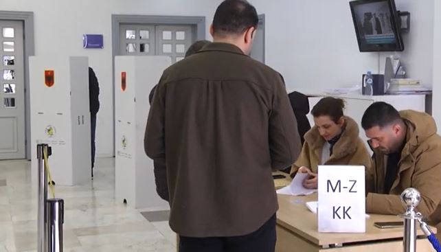Shpallen rezultatet zyrtare te primareve te PD ne 10 qarqe, sa vota siguroi secili nga garuesit