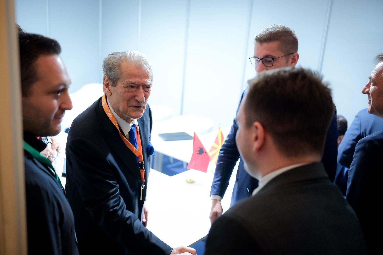 Berisha në Kongresin e PPE, takim me kryeministrin Mickovski