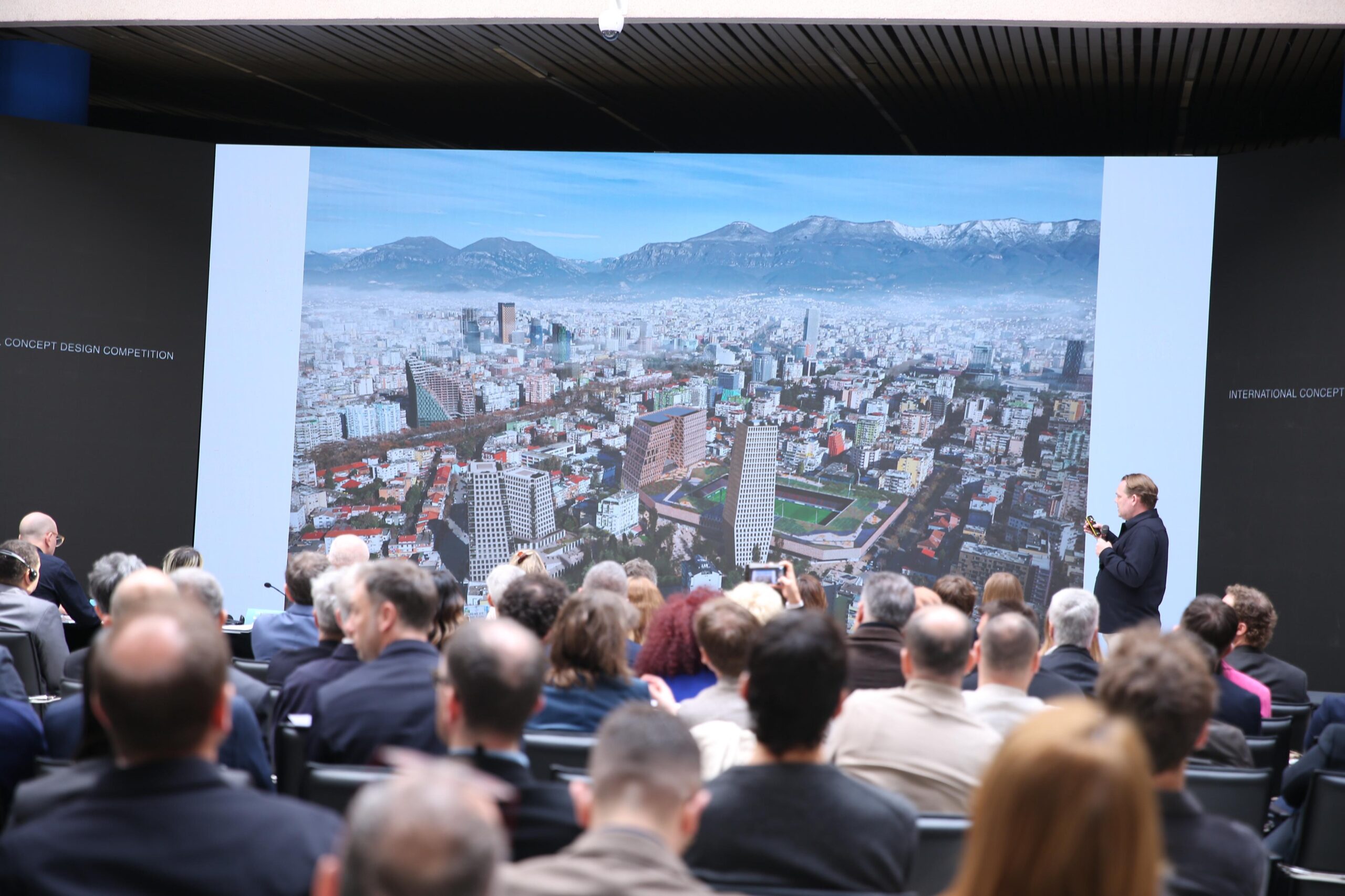 Gara për projektin e stadiumit ‘Selman Stërmasi’. Çdo ndodhë edhe rreth e rrotull tij