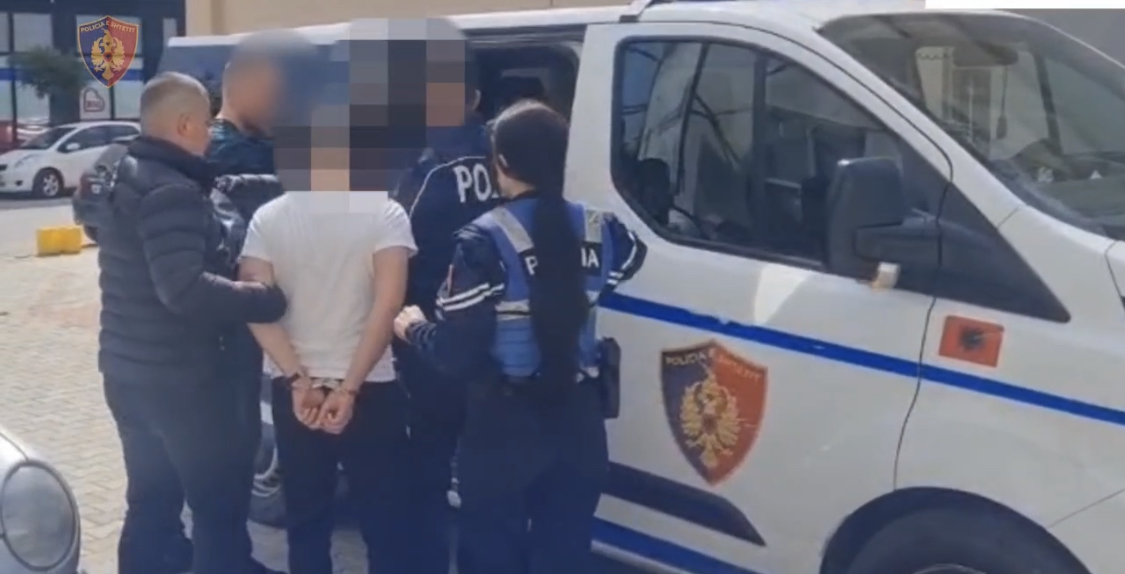 DURRËS/ Foto e video gjatë orës së se*sit, më pas ferri për klientët e 49 vjeçares