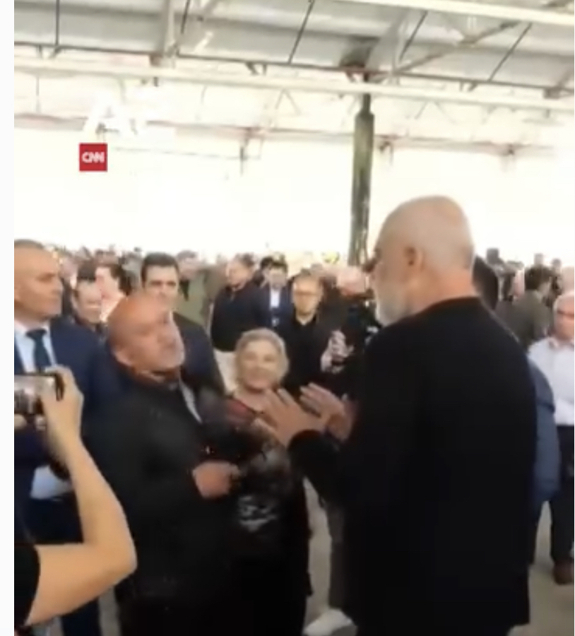 Rama kalon për ushtrinë zonën e banesave sociale, qytetari përfshihet ne debat: Kam paguar për legalizimin!