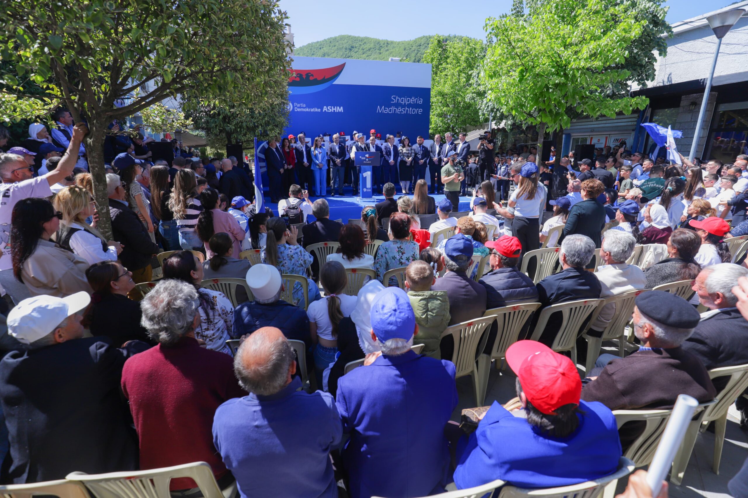 PD shpall luftën dhëmbë për dhëmbë me bandën e Elbasanit, Alizoti: Do ju hamë të gjallë!