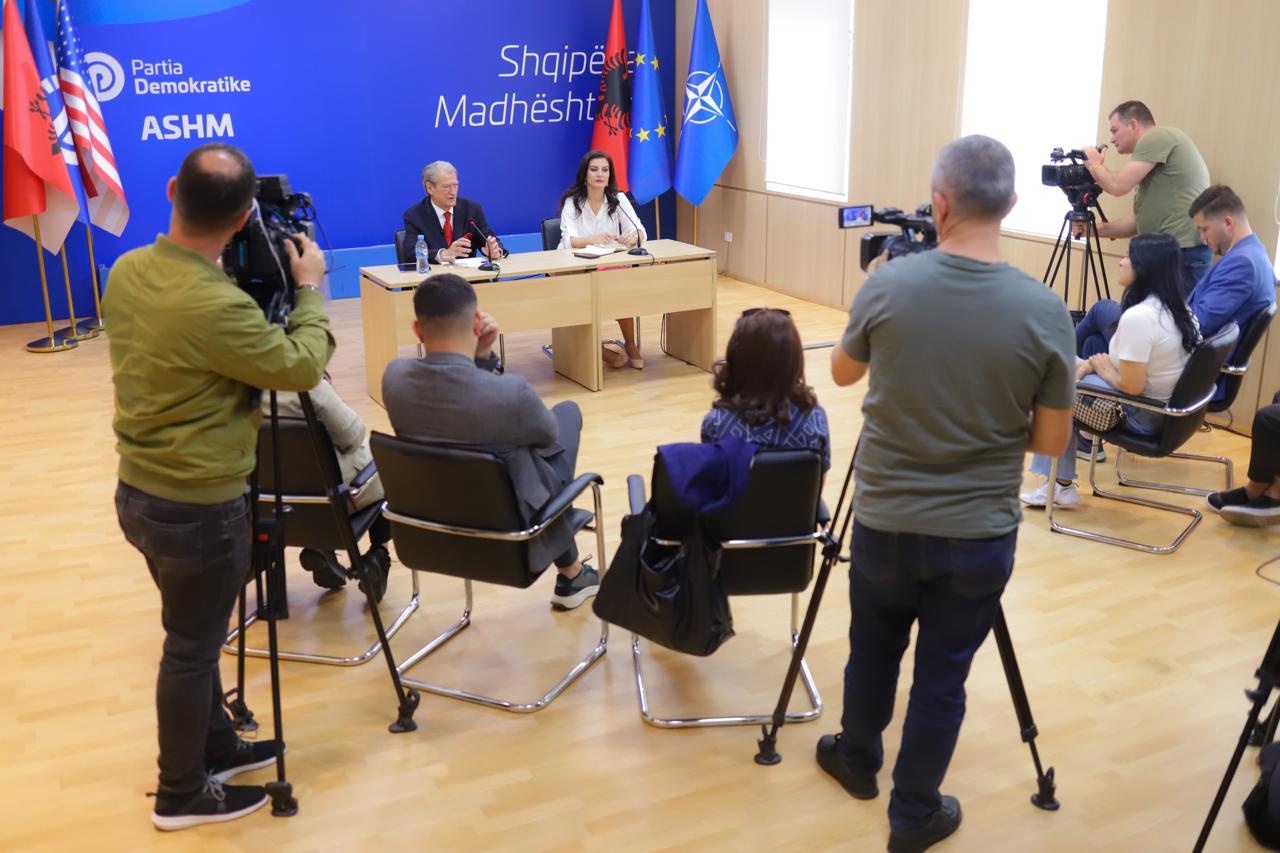 Berisha i bën thirrje diasporës: Nëse vini të votoni më 11 Maj, do i bëni një shërbim historik vendit