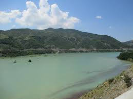 Ngjarje e rëndë në Gramsh, shembje në një kanal në Holtë, dyshohet 2 viktima