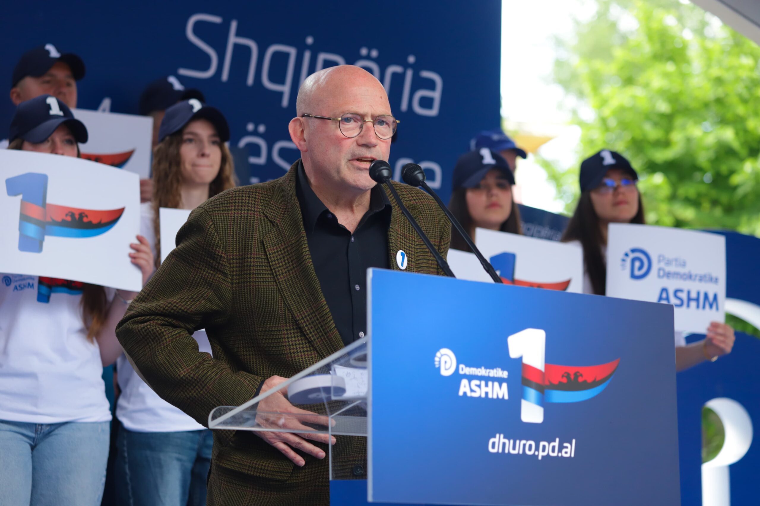 Këshilltari amerikan, Philip Griffin: Kam shumë vite në politikë, por nuk kam parë asnjë të punojë kaq shumë sa Dr. Berisha