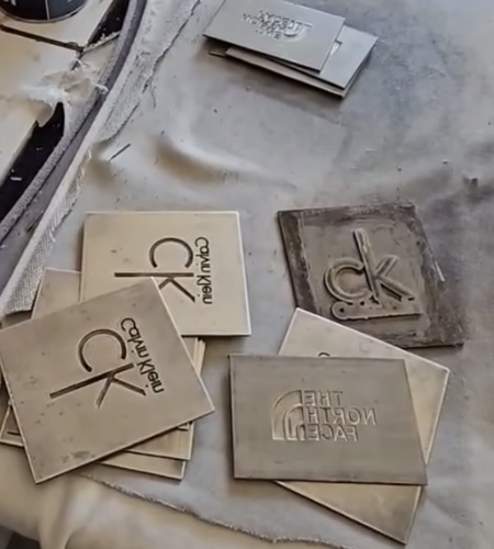 VIDEO/ Fabrikë qepje të markave më të njohura në Brar të Tiranës. Pritet të bjerë çmimi në dyqanet altamoda të Bllokut😀