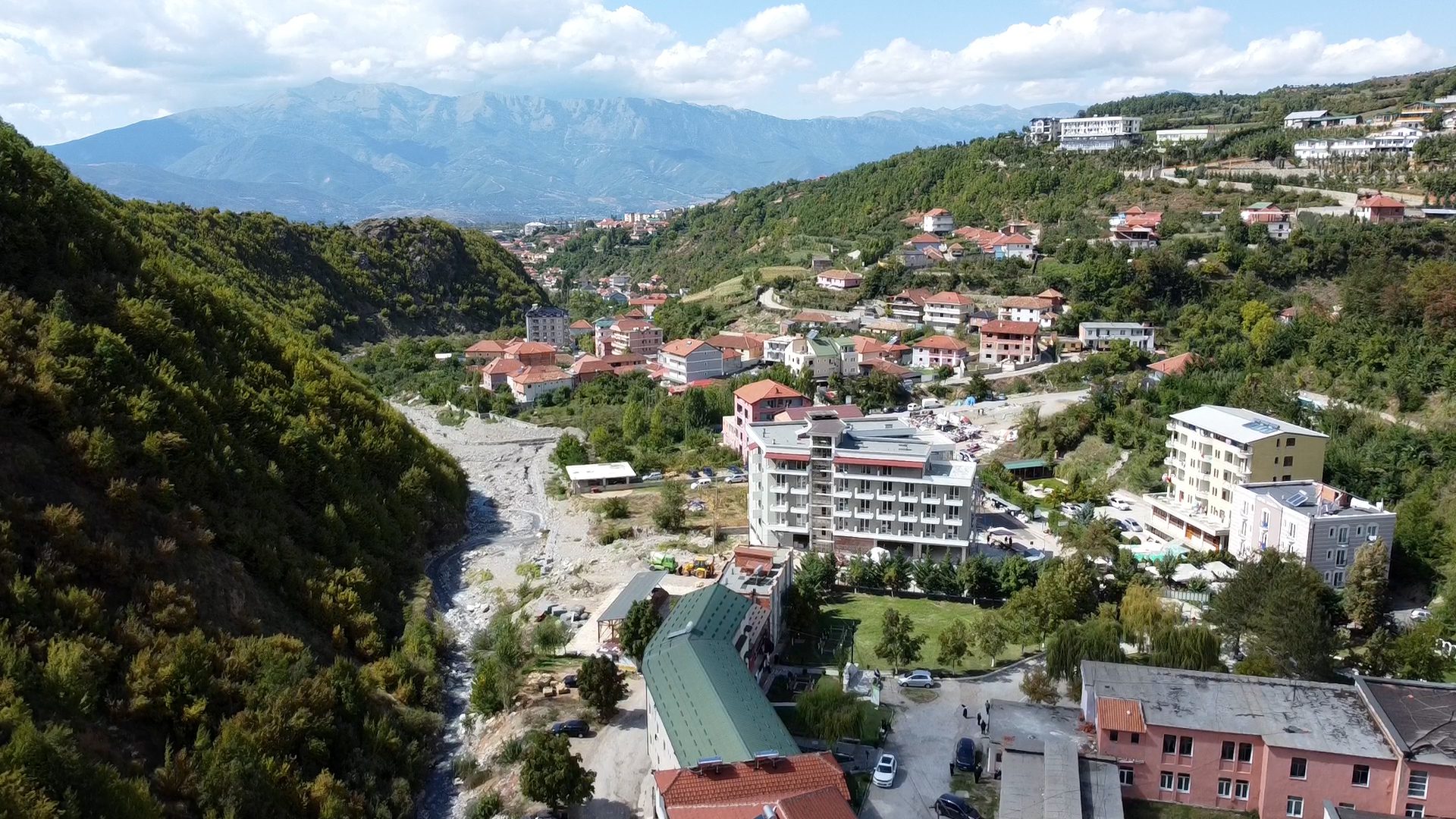 Humb jetën tek ujërat termale të Dibrës