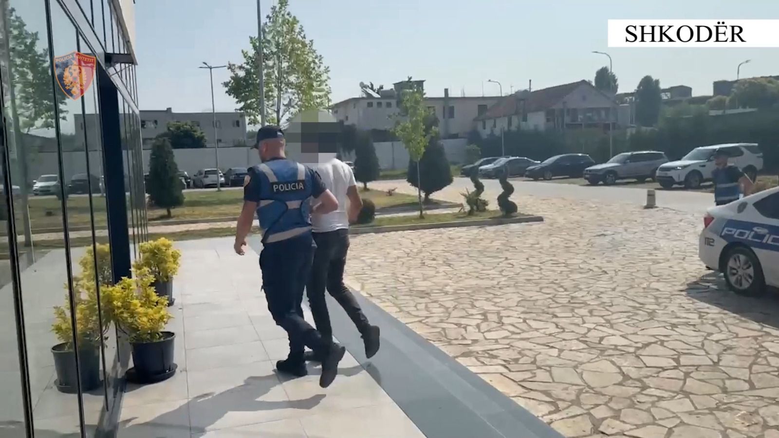 I hidhte mbeturinat e mishit të pulës në Bunë, policia nis procedimin penal