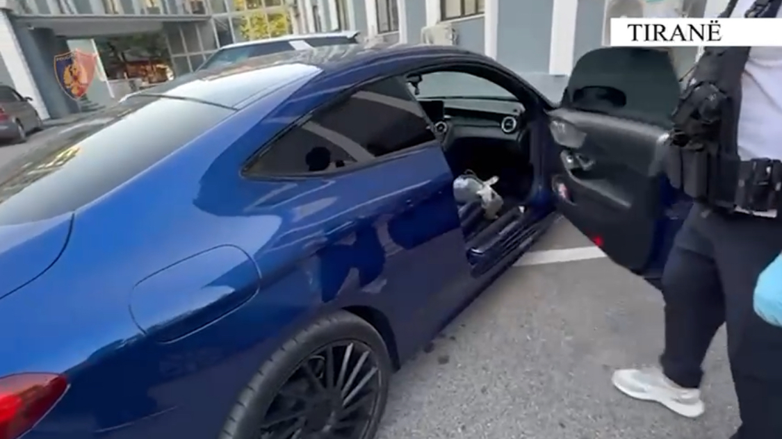 Kokainë me qese për shitësit me doza në lagjet e Tiranës, policia kap një sasi te Ura e Beshirit