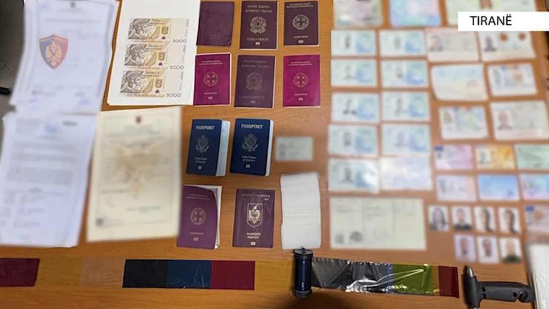 Një pasaportë, 20 mijë euro. Laboratori perfekt në Tiranë