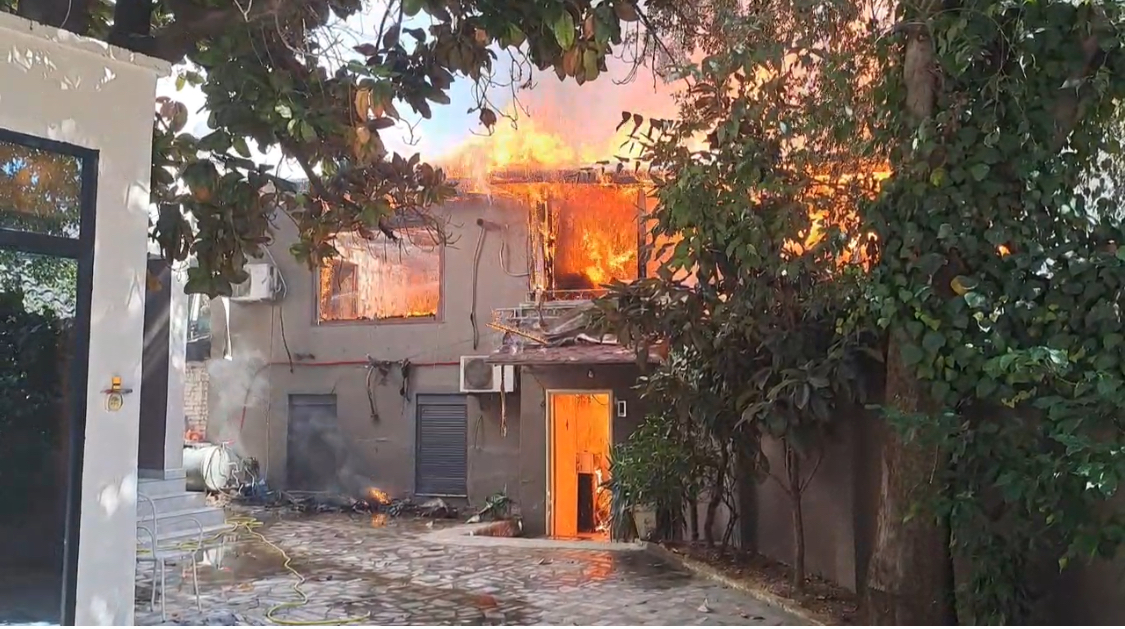 VIDEO/ Zjarri në Pazarin e Ri, përfshihen disa banesa – zjarrfikësit në vendngjarje