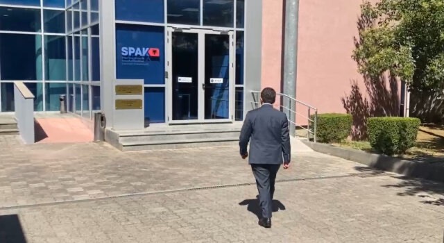 Jonaid Myzyri abonohet tek oborri i SPAK, sot ka ardhur përsëri