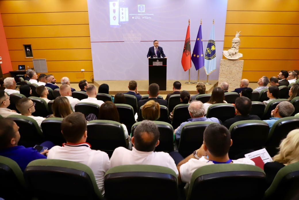 Një aplikacion i ri për të ‘spiunuar’ policët. Si funksionon