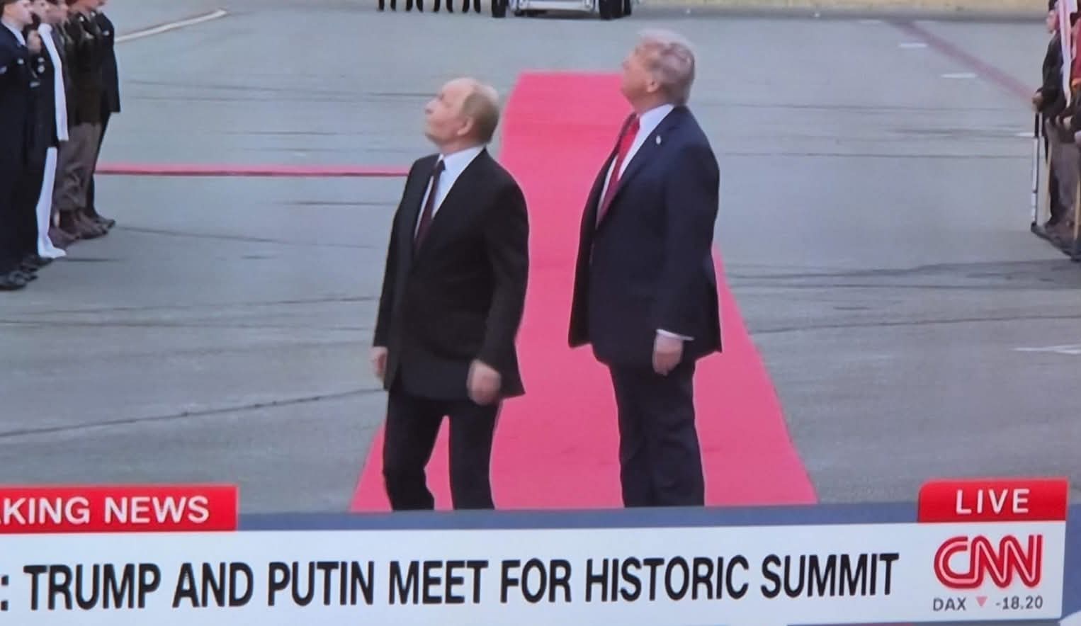 Nis në Alaskë takimi Trump-Putin, detajet nga pritja në aeroport dhe fluturimi i beftë i avionit B2 që bombardoi në Iran
