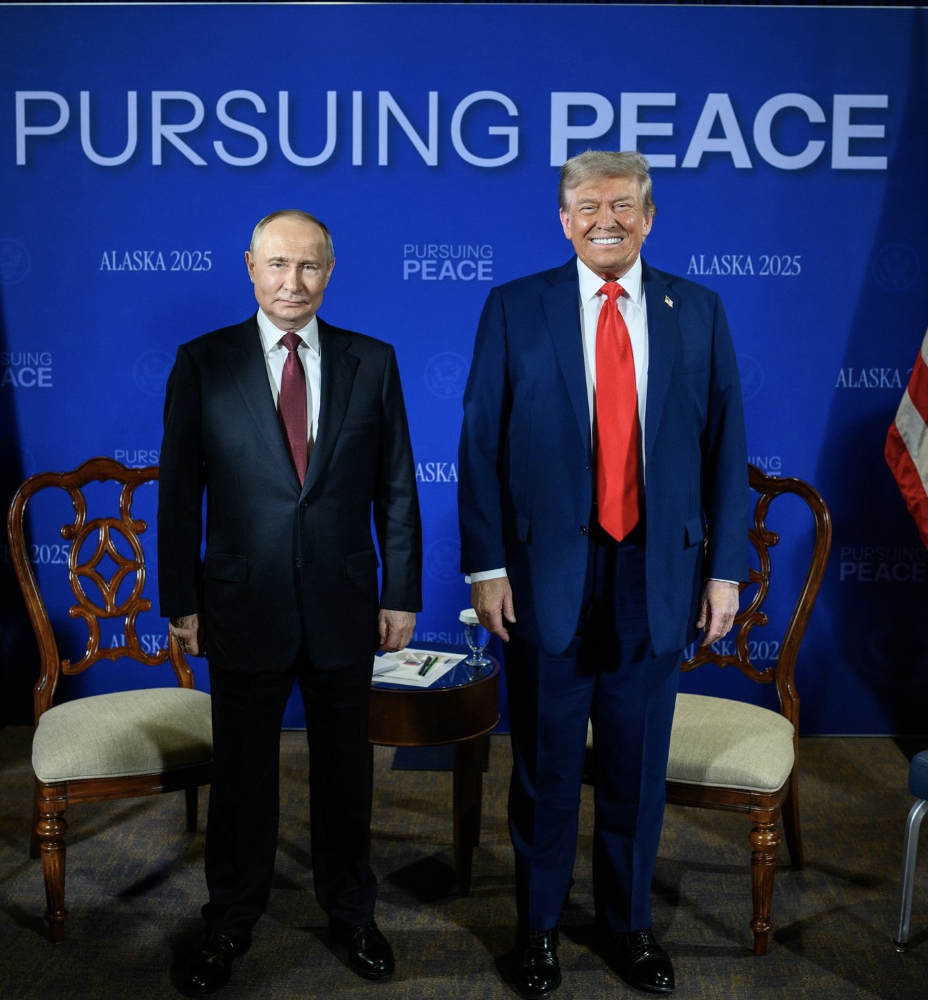 Nis në Alaskë takimi Trump-Putin, detajet nga pritja në aeroport dhe fluturimi i beftë i avionit B2 që bombardoi në Iran