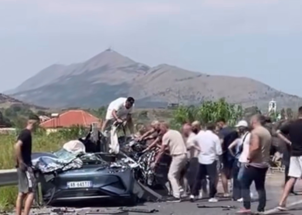 Aksidenti i rëndë në Bushat, babai mbetet pa jetë nëna dhe dy të miturit në spital