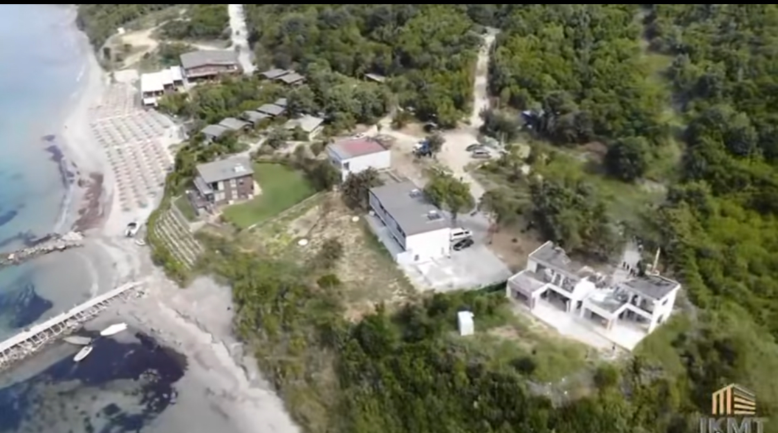 Rama shemb një grup vilash në Kepin e Rodonit, nuk thotë asnjë fjalë për ata që i lejuan