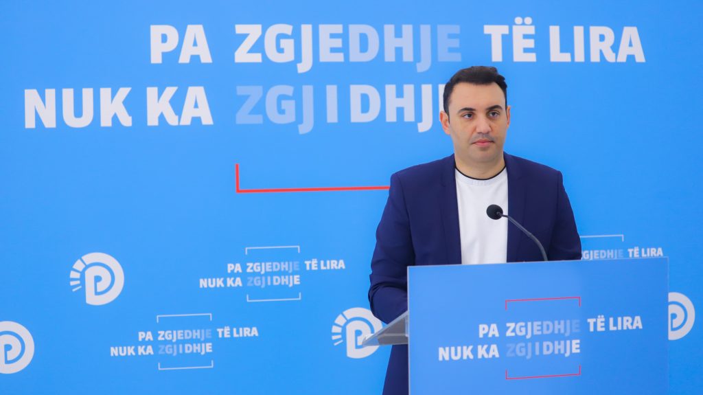 Këlliçi: Rama braktis inceneratorët, pranon dështimin dhe tenton të riciklojë aferat korruptive