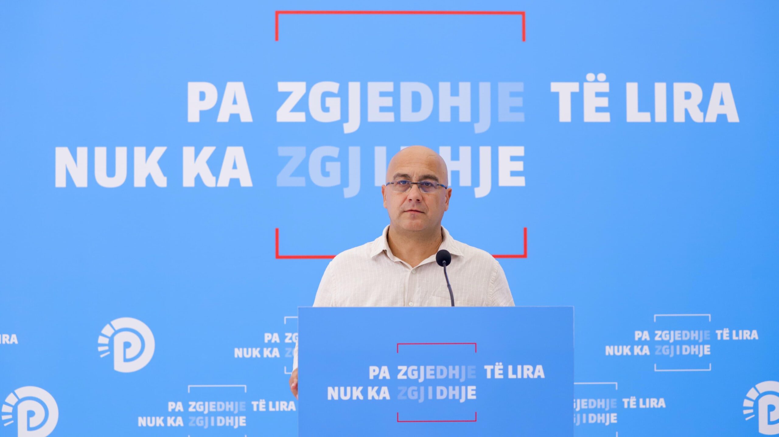 HIMÇI/ PD akuzon qeverinë për rritje të paprecedentë të tarifave të Kadastrës, kërkon anulimin e vendimit