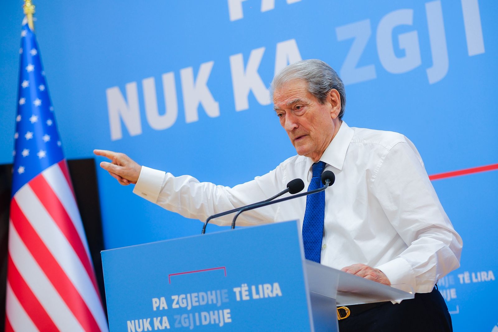 Berisha denoncon skandalin: Lubi Balluku është përgjuar në një bisedë telefonike duke i kërkuar një shumë të majme një biznesmeni