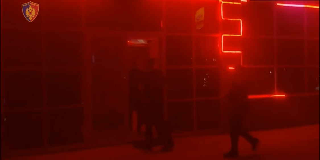 Në Mbrostar të Fierit, striptizë me të gjitha me përvojë nga Uganda