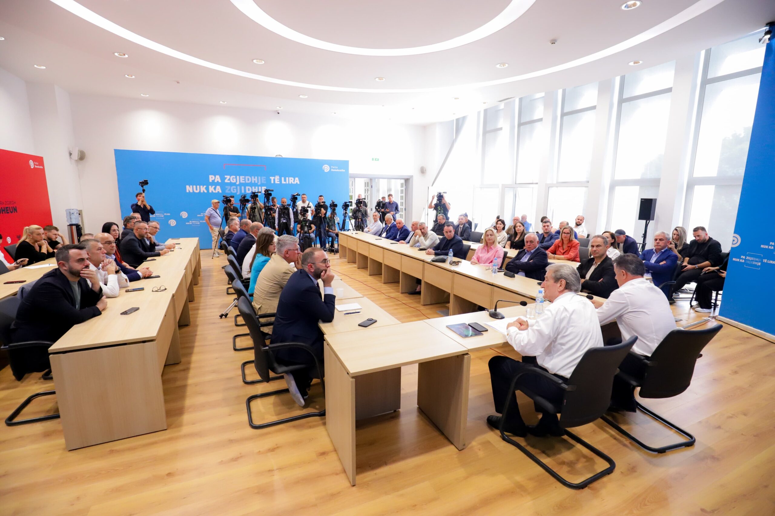 Reagon opozita për qeverinë e re, Berisha: Edi Rama rrëmbeu mandatin e katërt. Misioni ynë është të mos e gëzojë