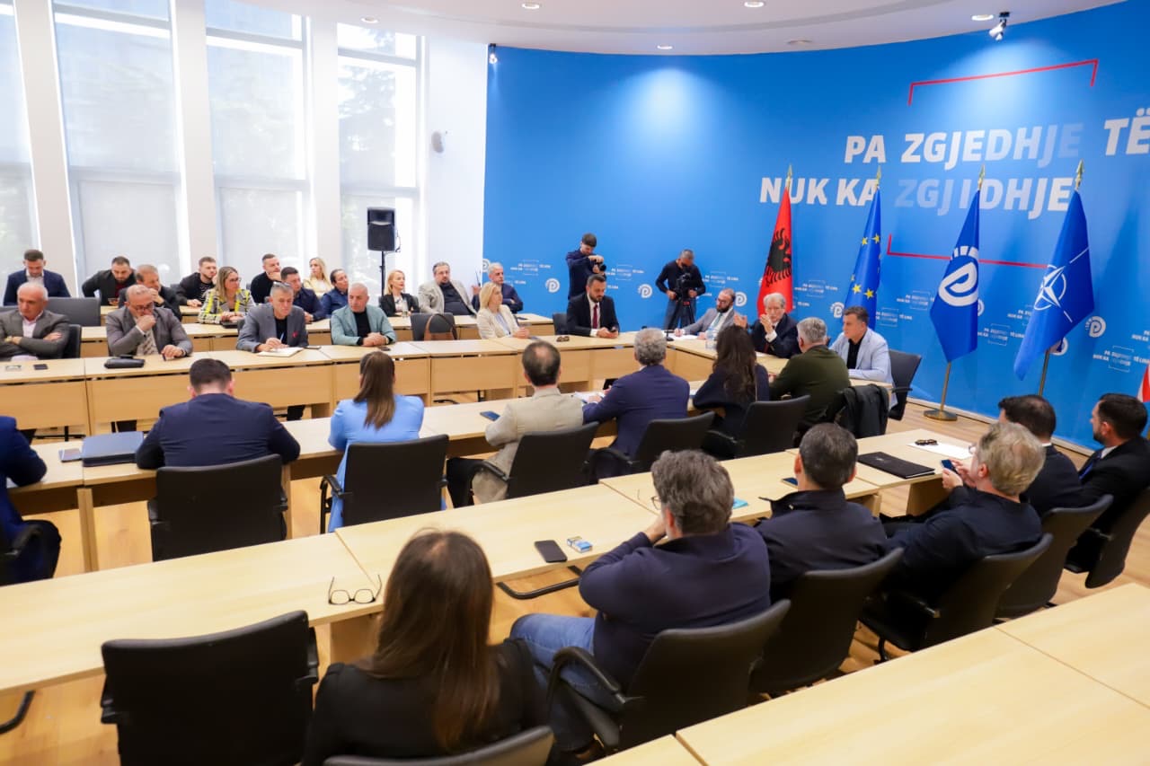 Berisha: Në vitet 2008-2009 u dënuan 630 persona për korrupsion, tani janë dënuar 3 herë më pak