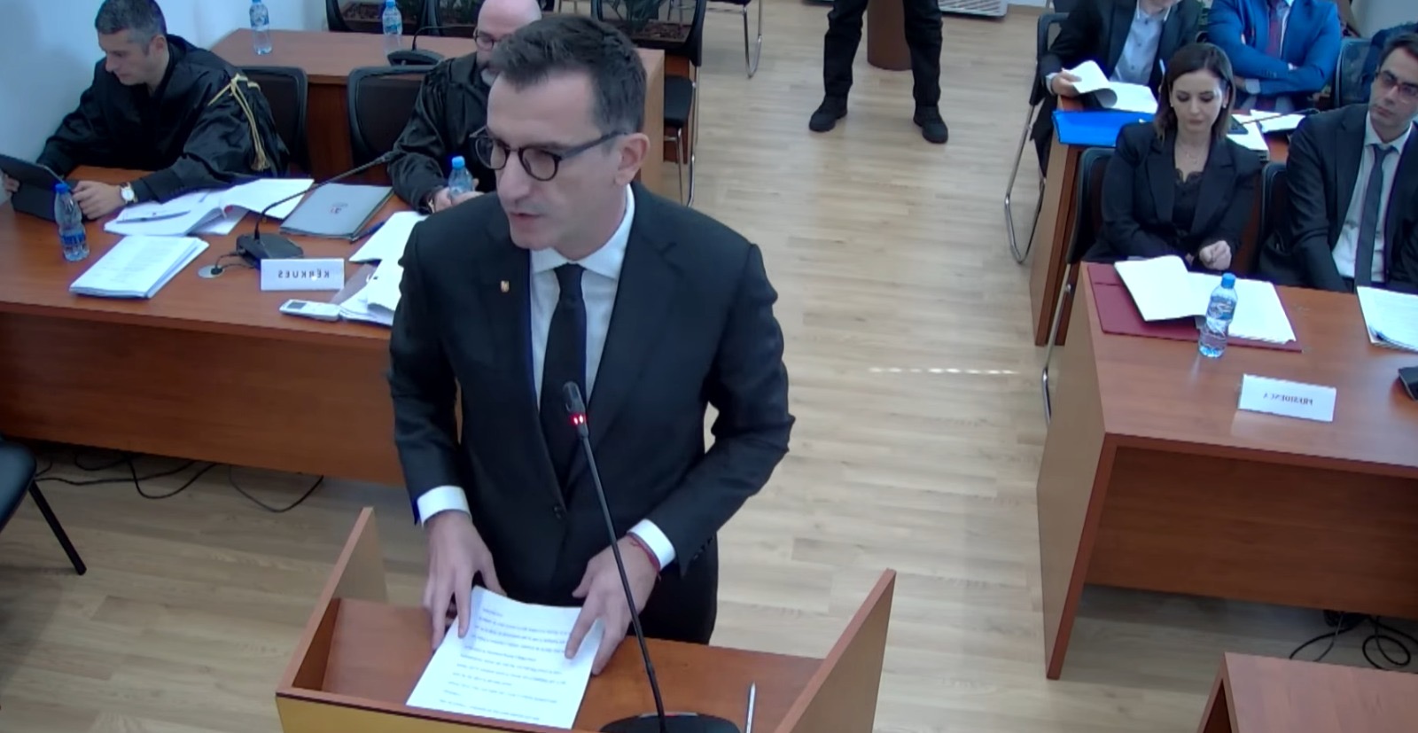 FJALA E PLOTË/ Erion Veliaj paraqitet në Gjykatën Kushtetuese: Ka rënë demokracia!