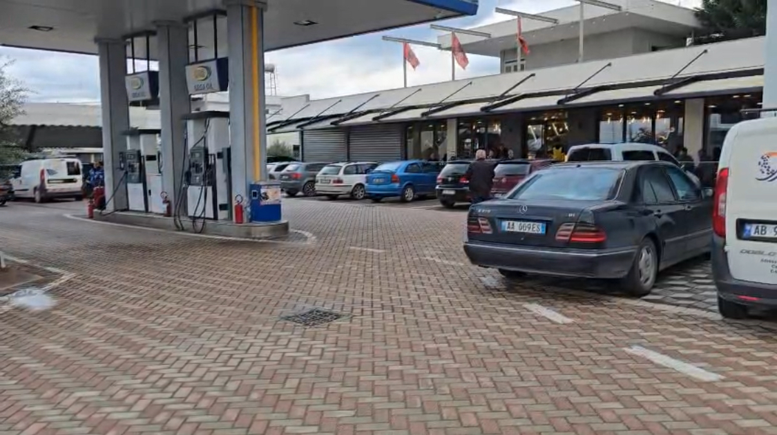 Dy viktima me armë zjarri në Manëz, policia jep detajet. Kush qëlloi