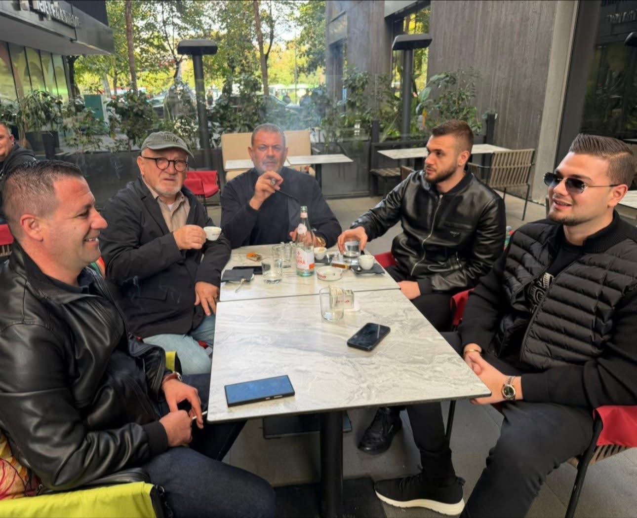 Reagon Tom Doshi: Nuk jam larguar por jam në kafe