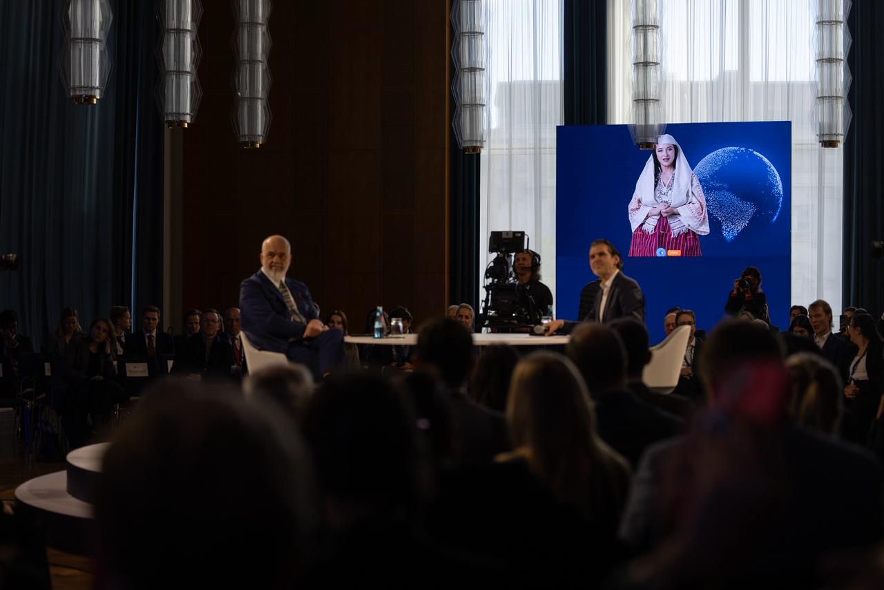 Rama vendos Diellën në funksion të deputetëve të PS