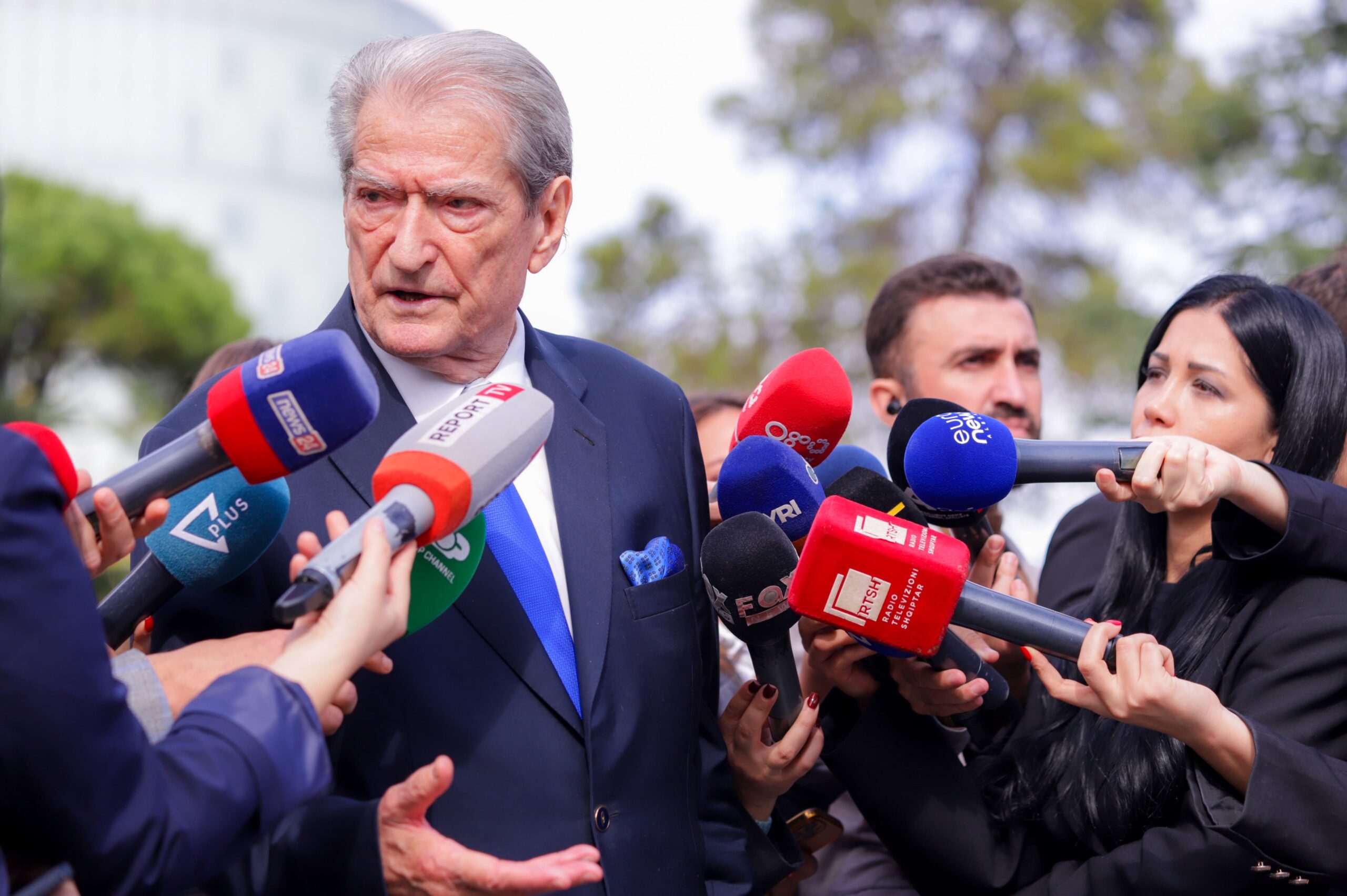 Berisha: Rama, telefonatë kërcënuese prokurorit që ka dosjen e Belinda Ballukut