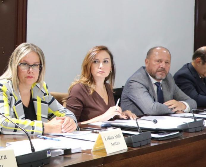 Tabaku paralajmëron flluskën, pyet Guvernatorin se si i del që rënia e euros nuk ka prekur xhepat e shqiptarëve