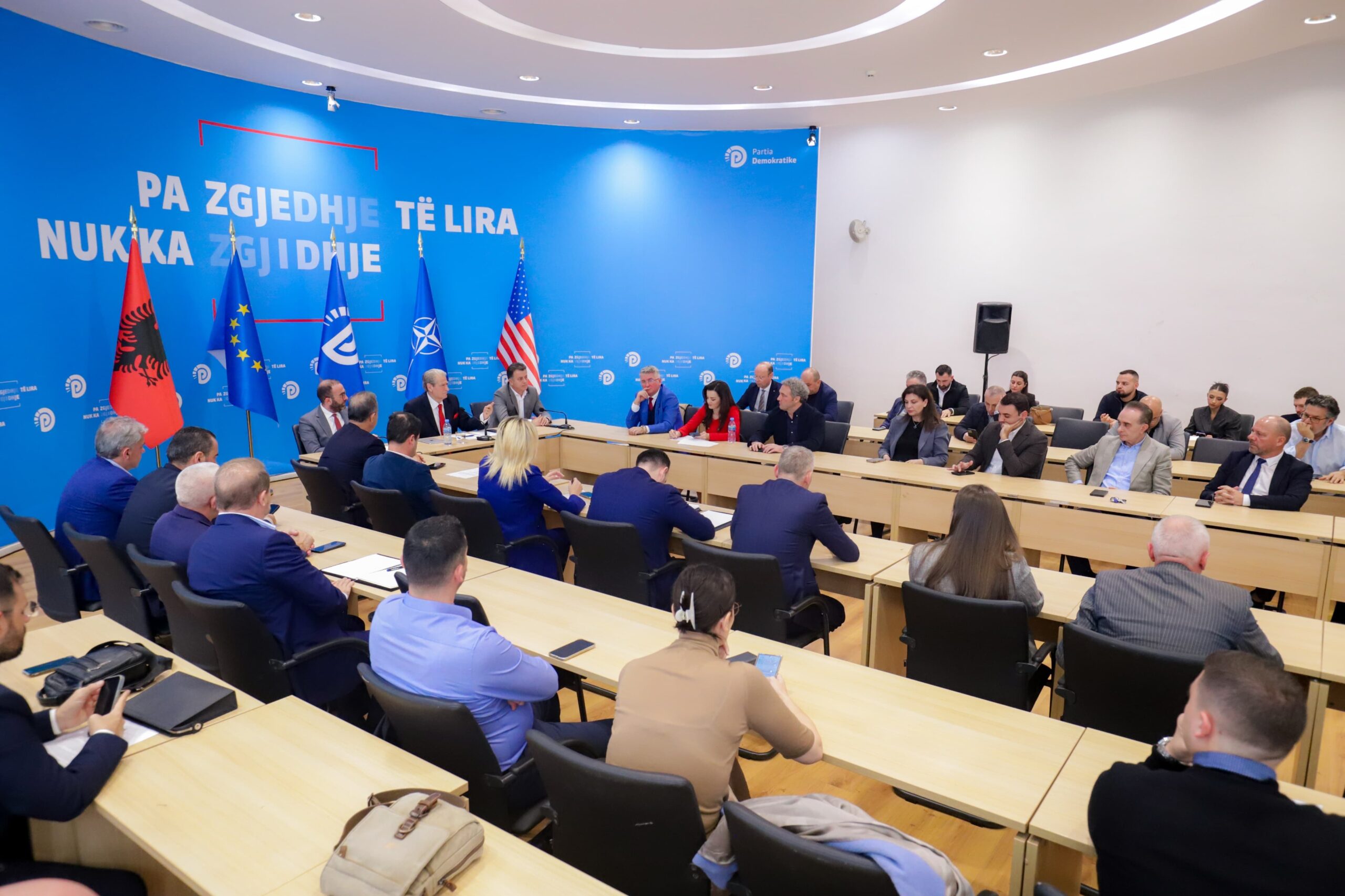 DEKLARATA/ Berisha: “Kemi të gjithë dokumentet se kryehajdut në aferën e tunelit të Llogarasë është Edi Rama”