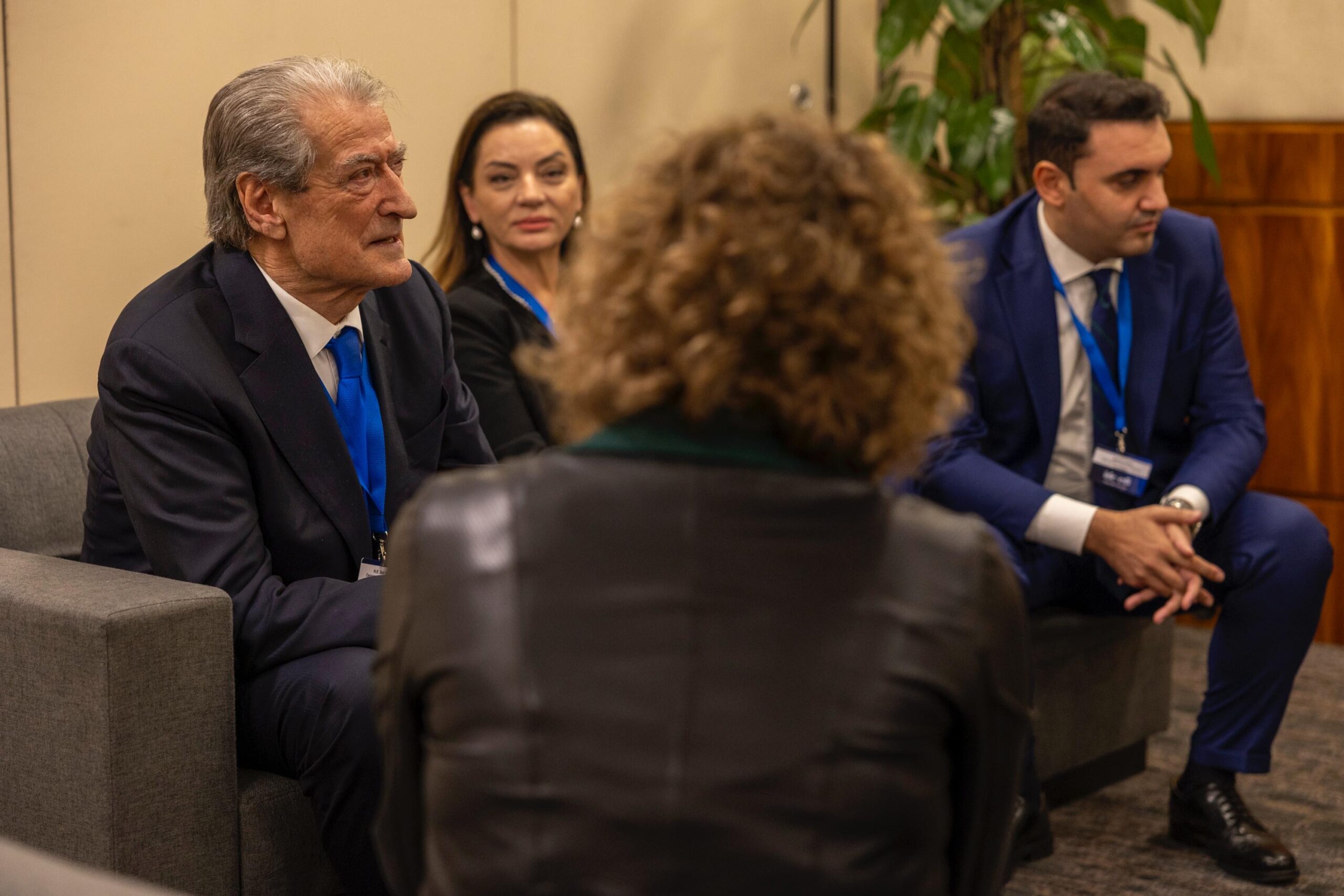 PPE e shqetësuar për Shqipërinë: Montserrat i garanton Berishës mbështetje për rikthimin e demokracisë