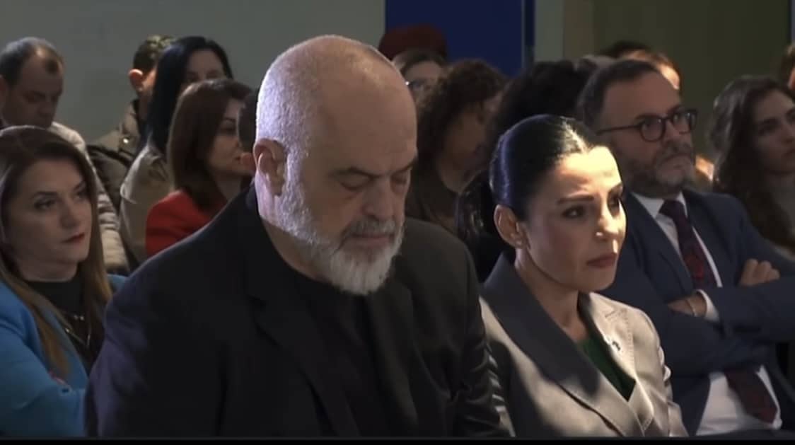 Regjia e OSHEE, dritë mbi Belindën dhe hije mbi Ramën. Zyra e Kryeministrit nuk poston foto së bashku