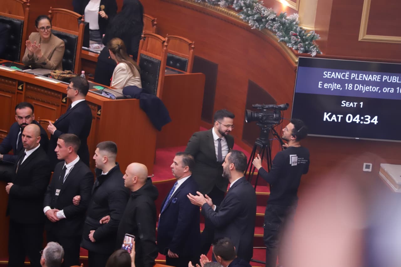 Betohet Shabani, shpëton mirë nga ndonjë goditje gjatë betimit