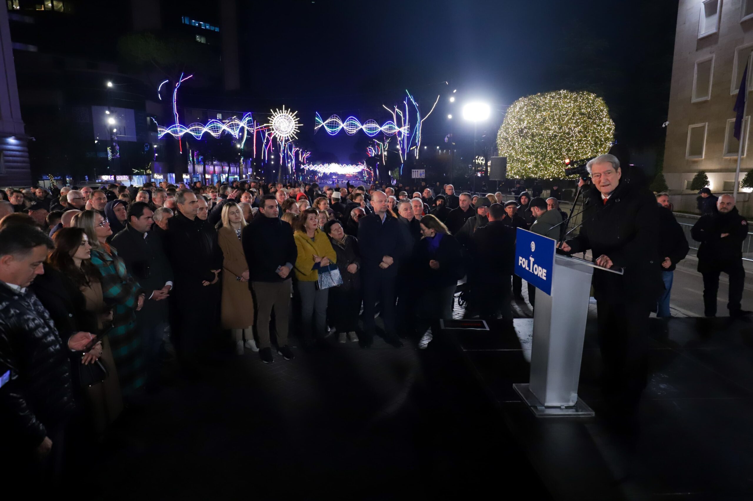 Berisha përshëndet protestuesit e partisë ‘Shqipëria Bëhet’: Protesta më qytetare, më civile