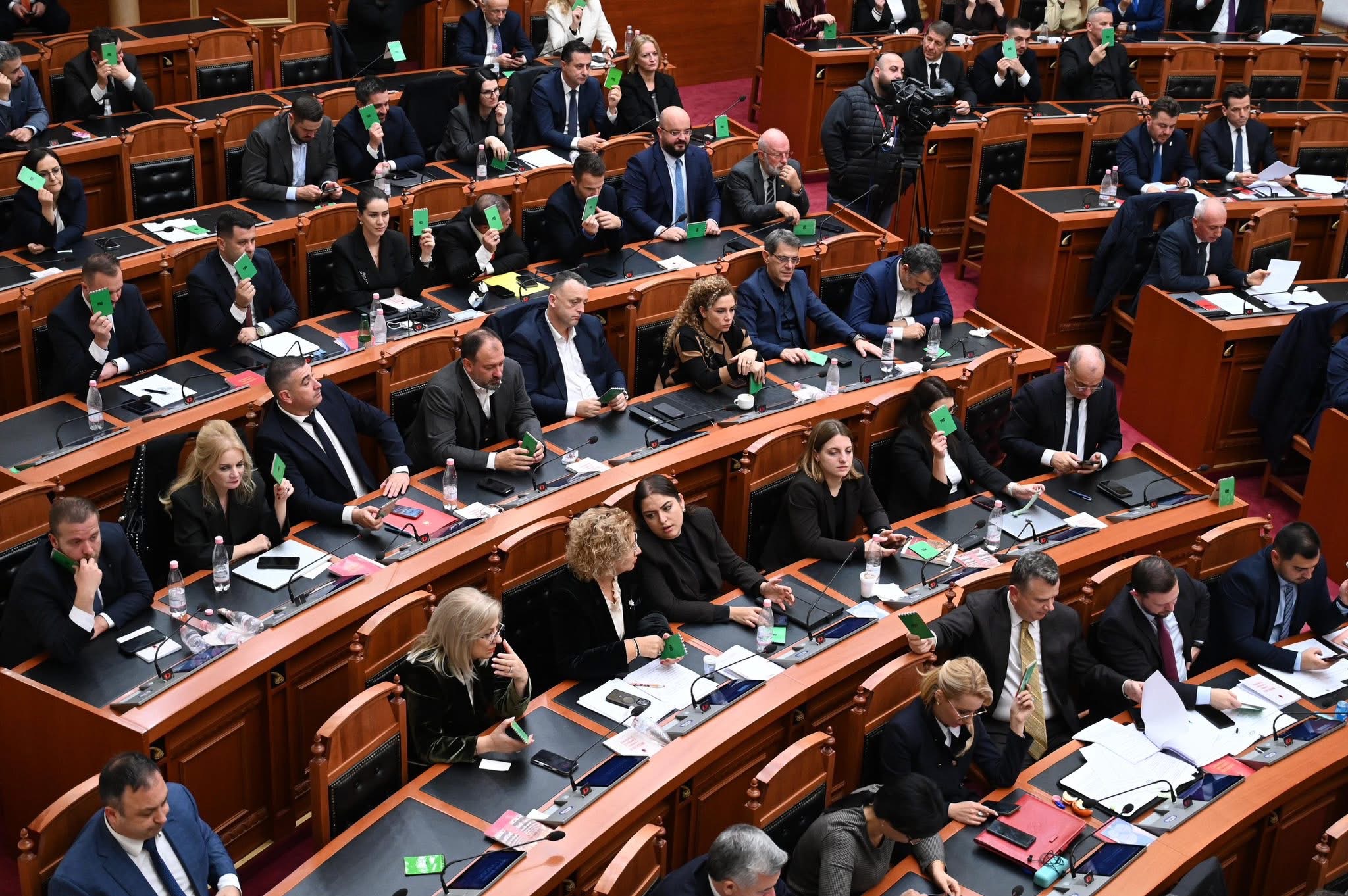 Këshilli i Mandateve për Ballukun, PS kërkon shtyrjen e shqyrtimit të dosjes, çfarë fshihet pas këtij propozimi, rregullorja