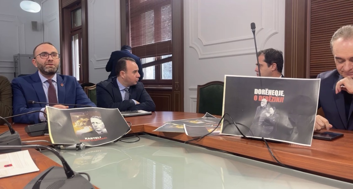 Mazhoranca përjashton për 30 ditë nga Kuvendi deputetët e opozitës